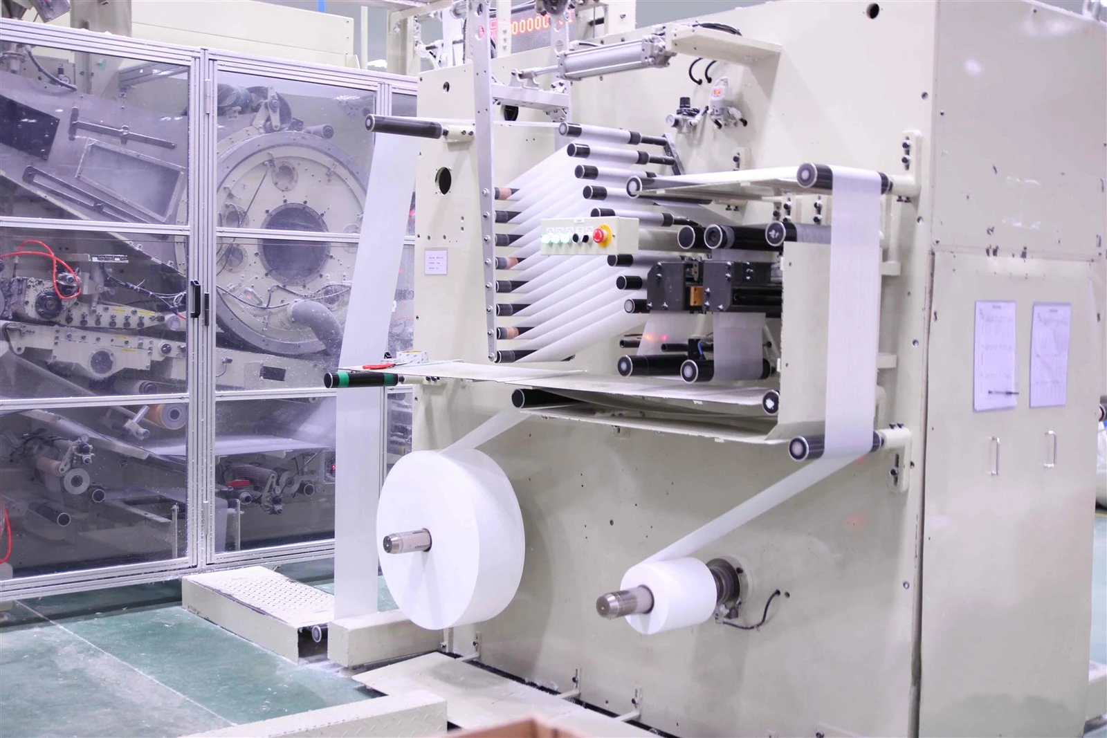 Full servo Baby diaper production line 4